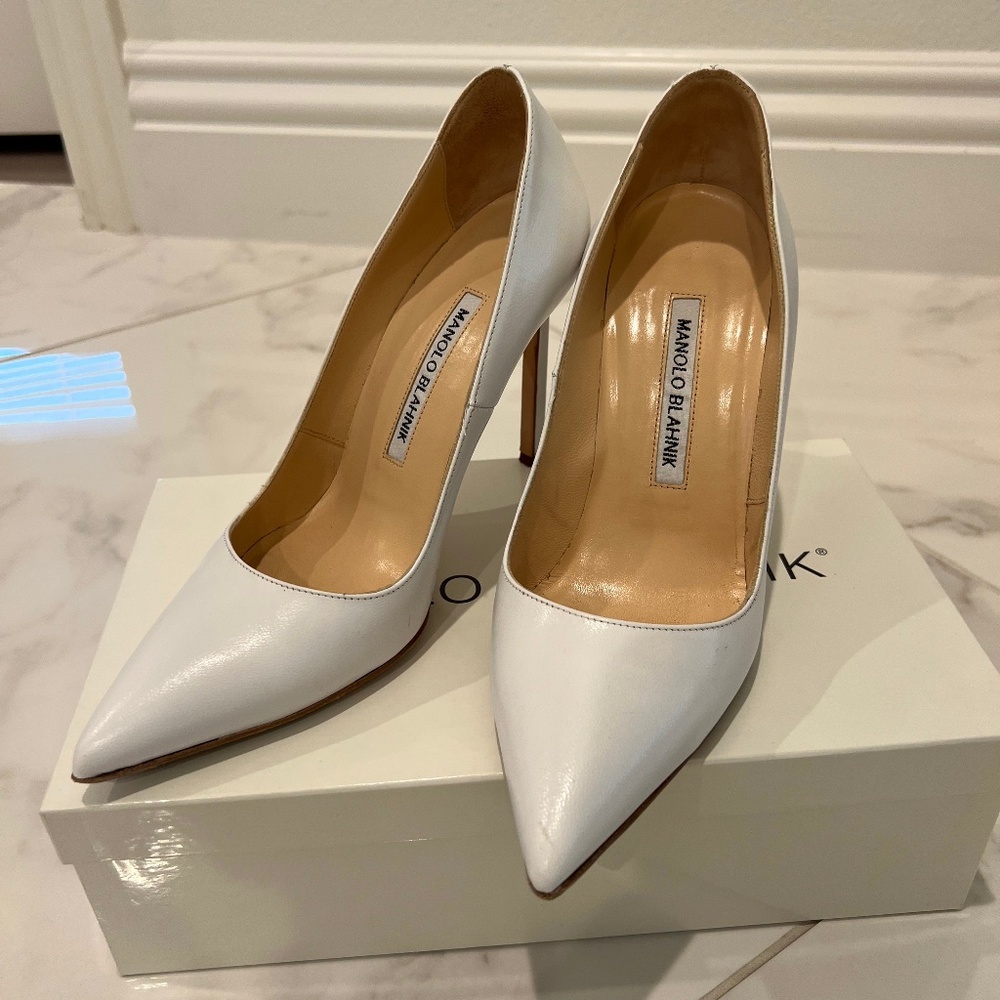 Manolo Blahnik BB pointed toe pump size 36.5EU in White